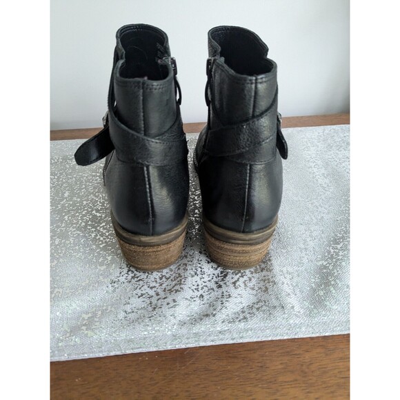 Journee Signature Booties Womens 8.5 M Rachelle Black Leather Almond Countrycore - Picture 4 of 12